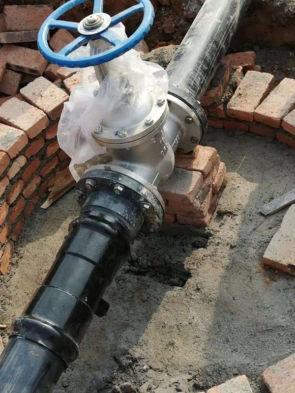 定制鋼塑三通連接